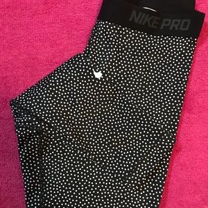 Nike Pro workout leggings